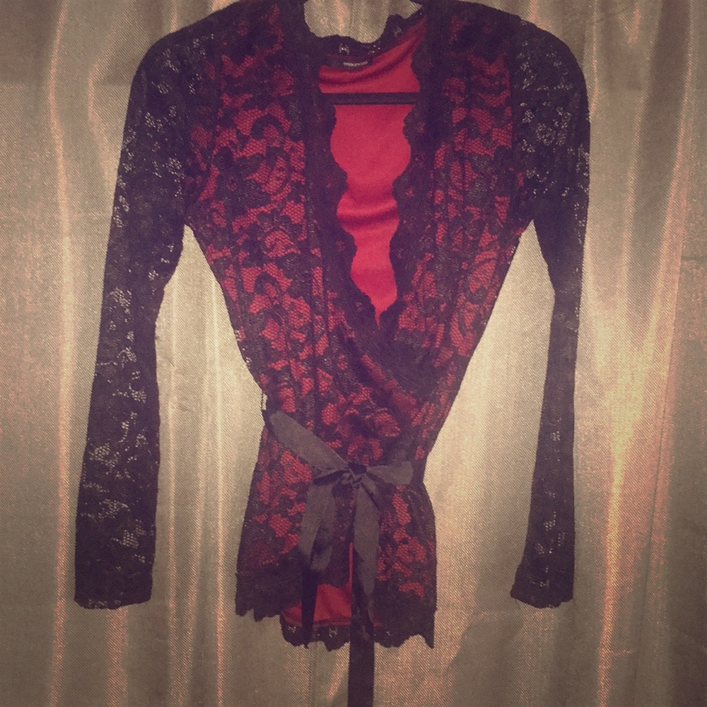 Never Worn Wrap Top 🌹